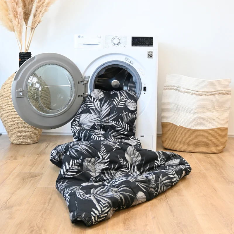 Wasbaar All Season Dekbed | Original Prints | Black Leaves