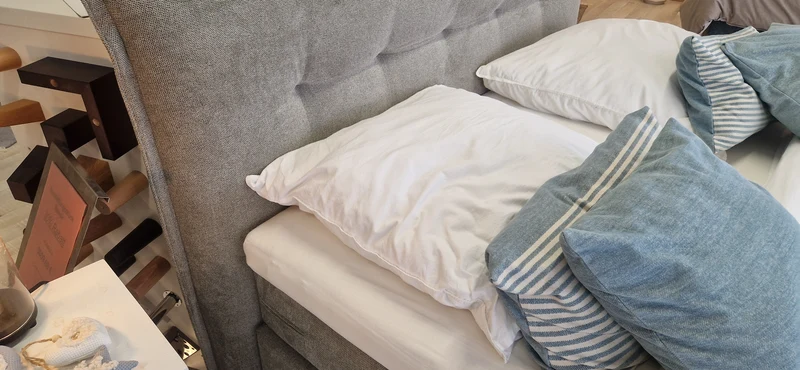 Boxspringbett Rousseau 180x200 cm – mit Bettbank – Stoff Grün – Ausstellungsstück