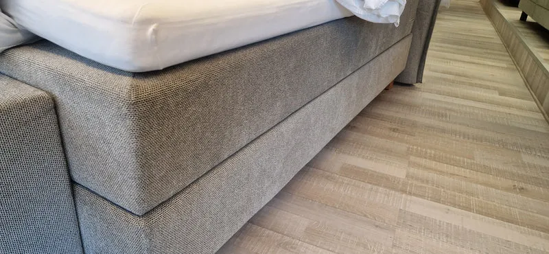 Boxspringbett Rousseau 180x200 cm – mit Bettbank – Stoff Grün – Ausstellungsstück