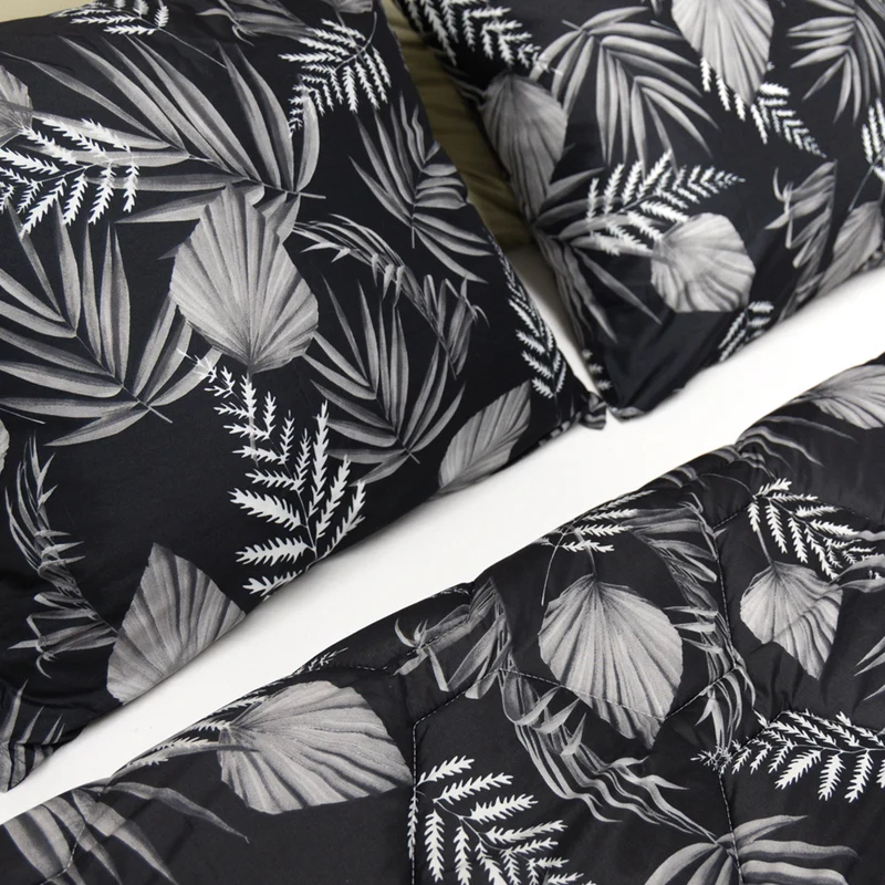 Wasbaar All Season Dekbed | Original Prints | Black Leaves | Instopstrook