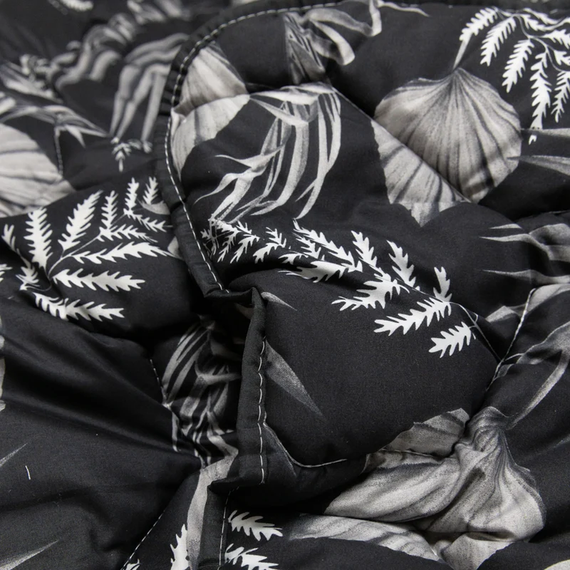 Wasbaar All Season Dekbed | Original Prints | Black Leaves | Instopstrook