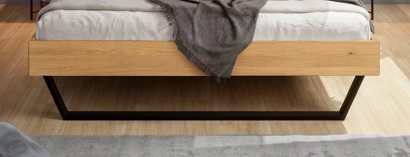 Hasena Massivholzbett Ariana Trento Eiche bright mit schwarzen Metallkufen
