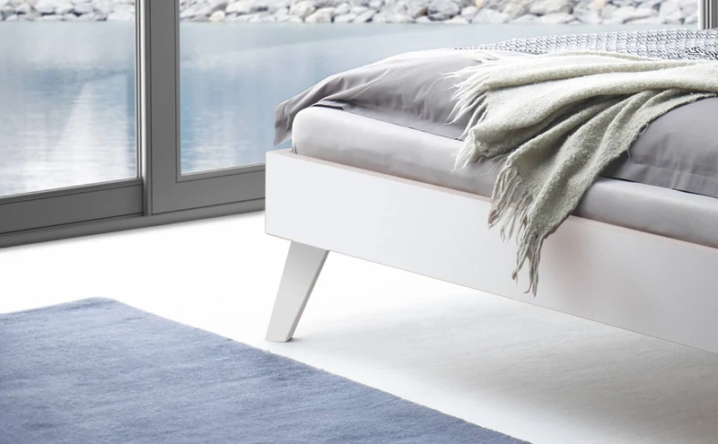 Hasena Bett Ancona Weiß mit schlanken Füßen – Kollektion Trento MDF