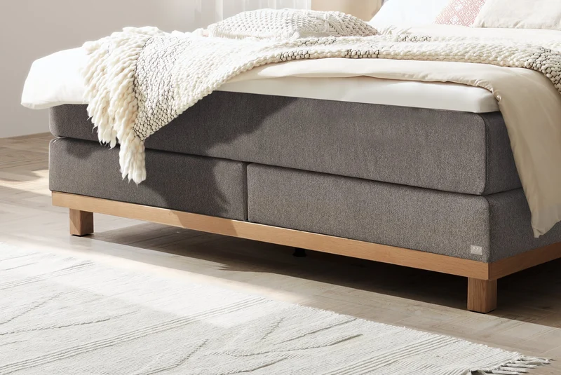 Hasena Boxspringbett Zamora Eiche bright mit Bezug Pace Grey und Topper