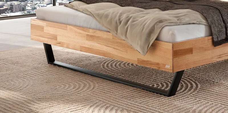 Hasena Bergamo Bett Galante Kernbuche massiv mit schwarzen Metallkufen