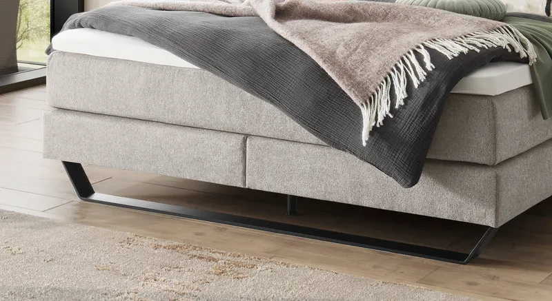 Hasena Boxspringbett Julieta Pace Light Grey mit schwarzer Metallkufe