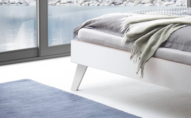 Hasena Bett Calvari Weiß aus MDF, minimalistisches Design mit Kufenfüßen