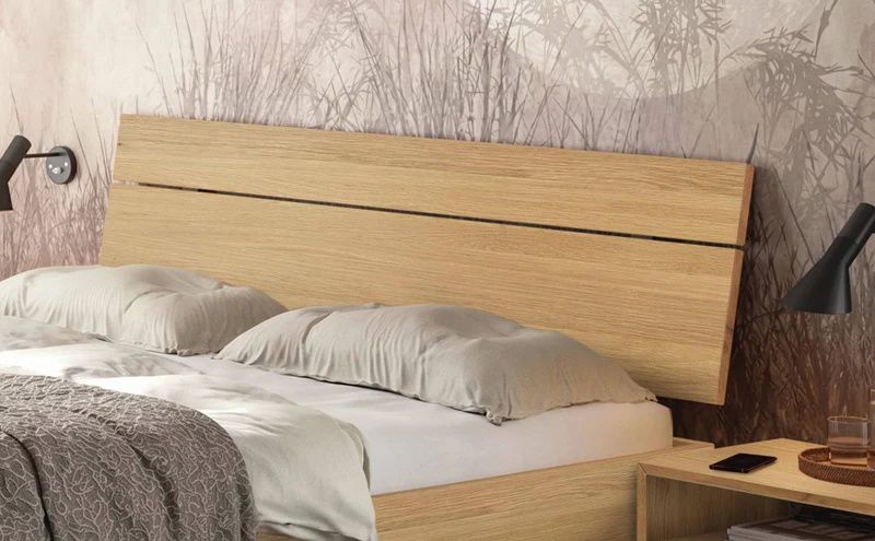 Hasena Massivholzbett Romeo Eiche bright mit schwarzen Metallkufen