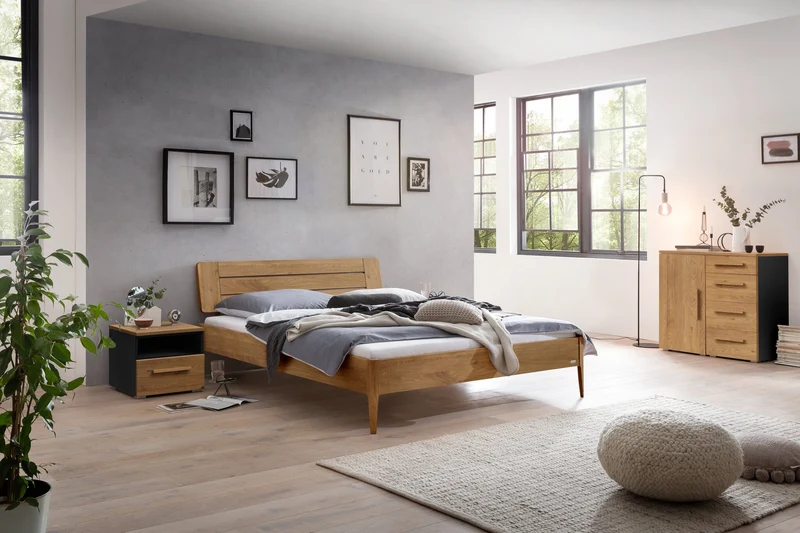 Hasena Busseto: Massivholzbett Wildeiche natur geölt, Lounge-Design