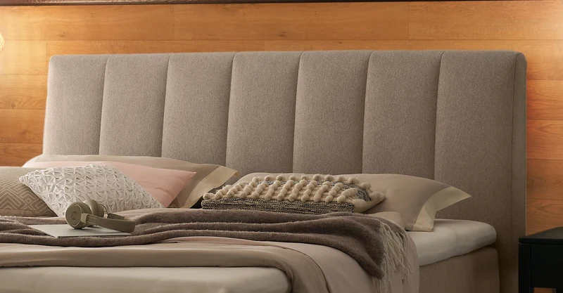 Hasena Boxspringbett Ambra Schwarz mit Bezug Pace Sand und Metallkufen