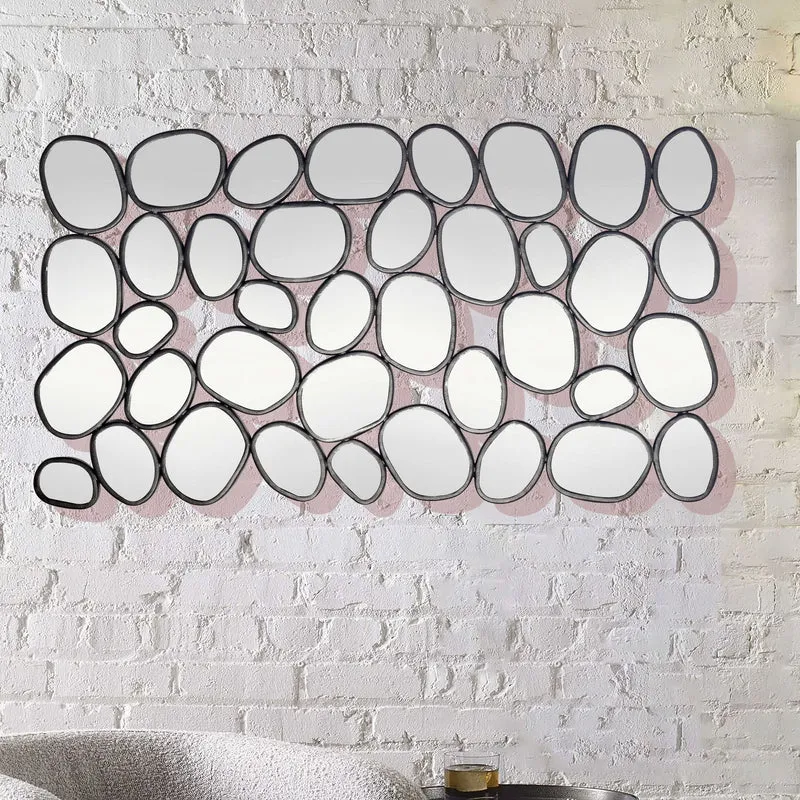Wandspiegel Tropfen 56x99cm mit schwarzem Metallrahmen von Wohnling