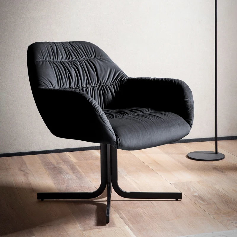 Loungesessel Samt Schwarz gepolstert Metallbeine Design Cocktailsessel