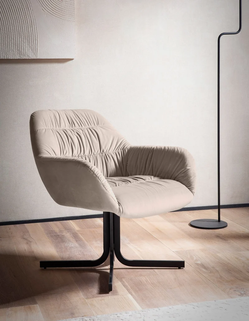 Loungesessel Samt Beige Metallbeine gepolstert mit Armlehnen
