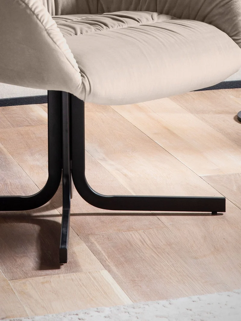 Loungesessel Samt Beige Metallbeine gepolstert mit Armlehnen
