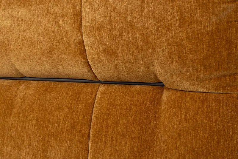 Sofa Hodge mit Chaiselongue links in Ochre, Samtoptik von Dutchbone