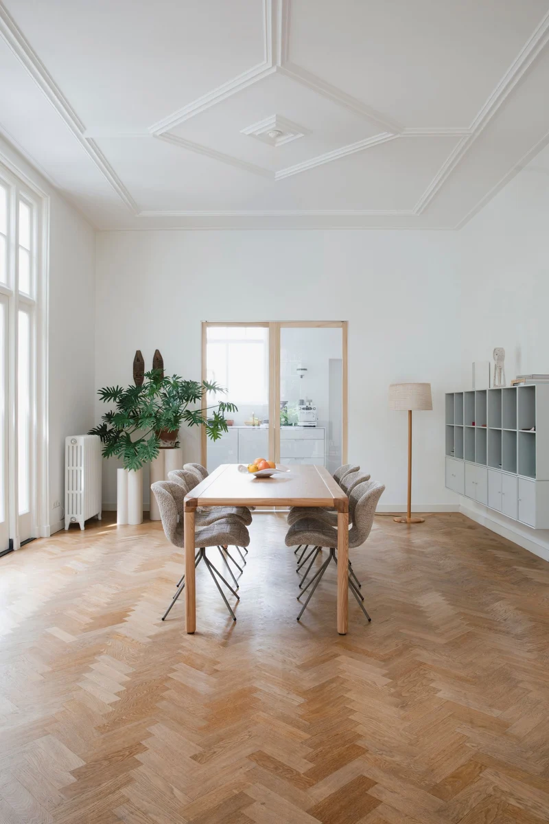 Stehlampe Elton mit Baumwollschirm und Eichenholz-Fuß von Zuiver