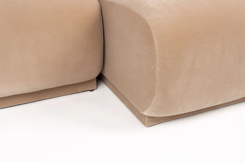 Sofa Hazel mit Chaiselongue rechts, Beige mit Eukalyptusholz-Gestell