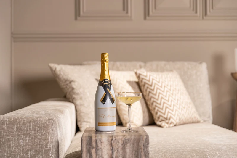 Sofabeistelltisch Dulce grey mit Marmorplatte fürs Wohnzimmer
