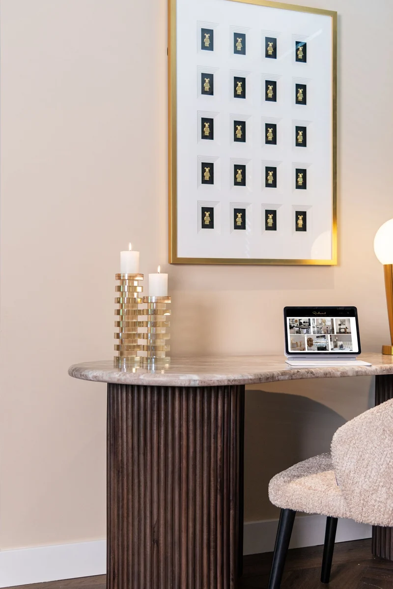 Schreibtisch Rashford Blush Beige mit Toronto-Marmorplatte, Richmond
