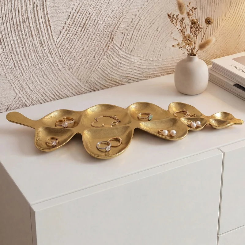 Dekoschale Gold in Blattform aus Aluminium – handgefertigte Tischdeko