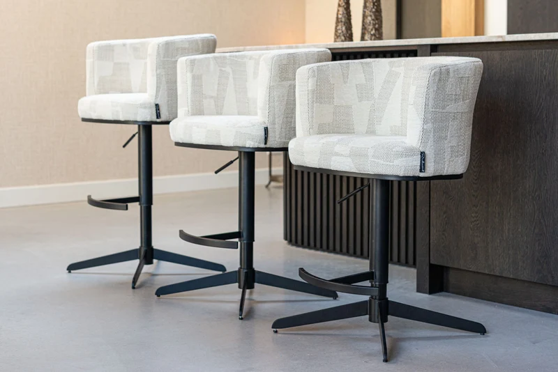 Barhocker Cheyenne höhenverstellbar, drehbar, beige graffic – Richmond