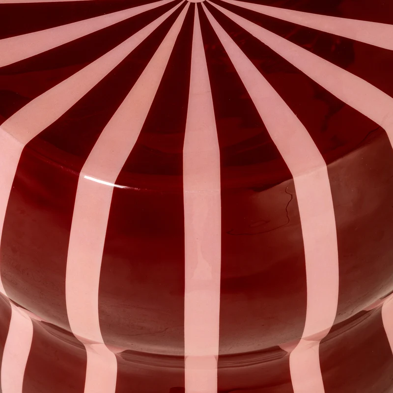 Beistelltisch Yalou Red aus Eisen mit geschwungener Form
