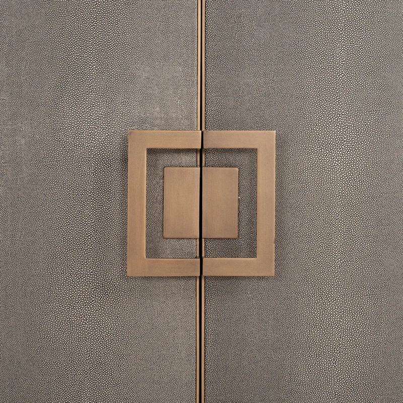 Sideboard Bloomville Brass Shagreen – Art-Deco-Design mit Soft-Close