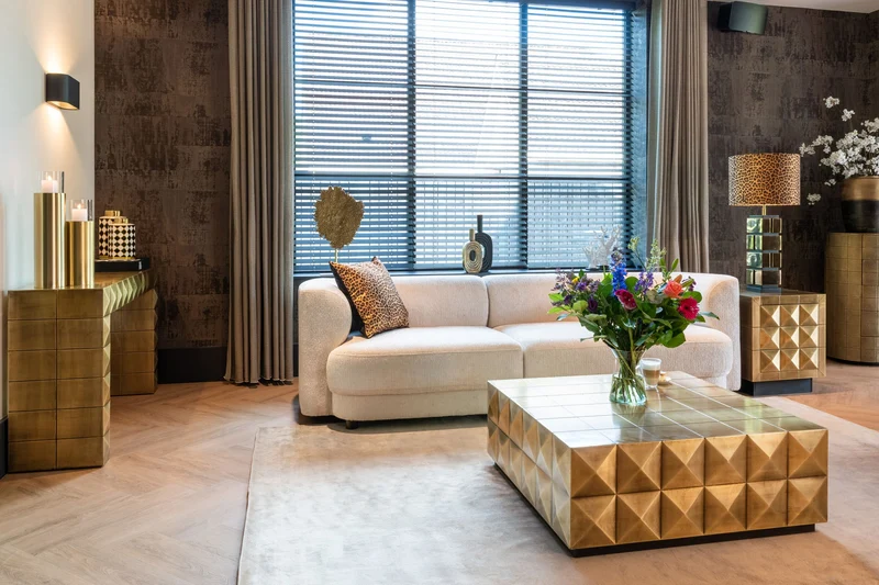 Nachttisch Collada brushed gold mit 3 Türen & Pyramidenmuster