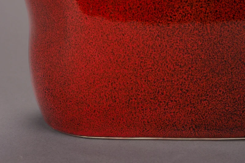 Handgefertigte Vase Edna M in Rot aus Keramik von Dutchbone