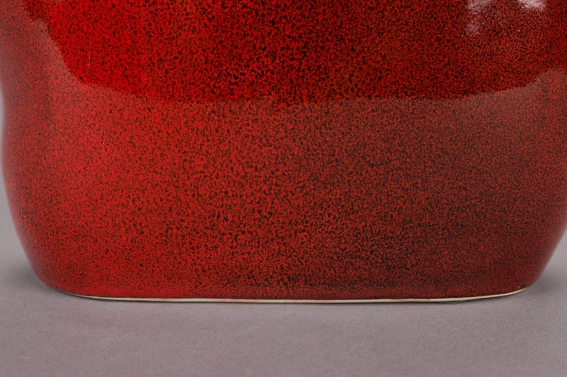 Handgefertigte Vase Edna M in Rot aus Keramik von Dutchbone