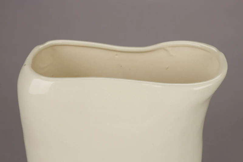 Keramikvase Edna S in Beige – handgefertigte Deko-Vase von Dutchbone