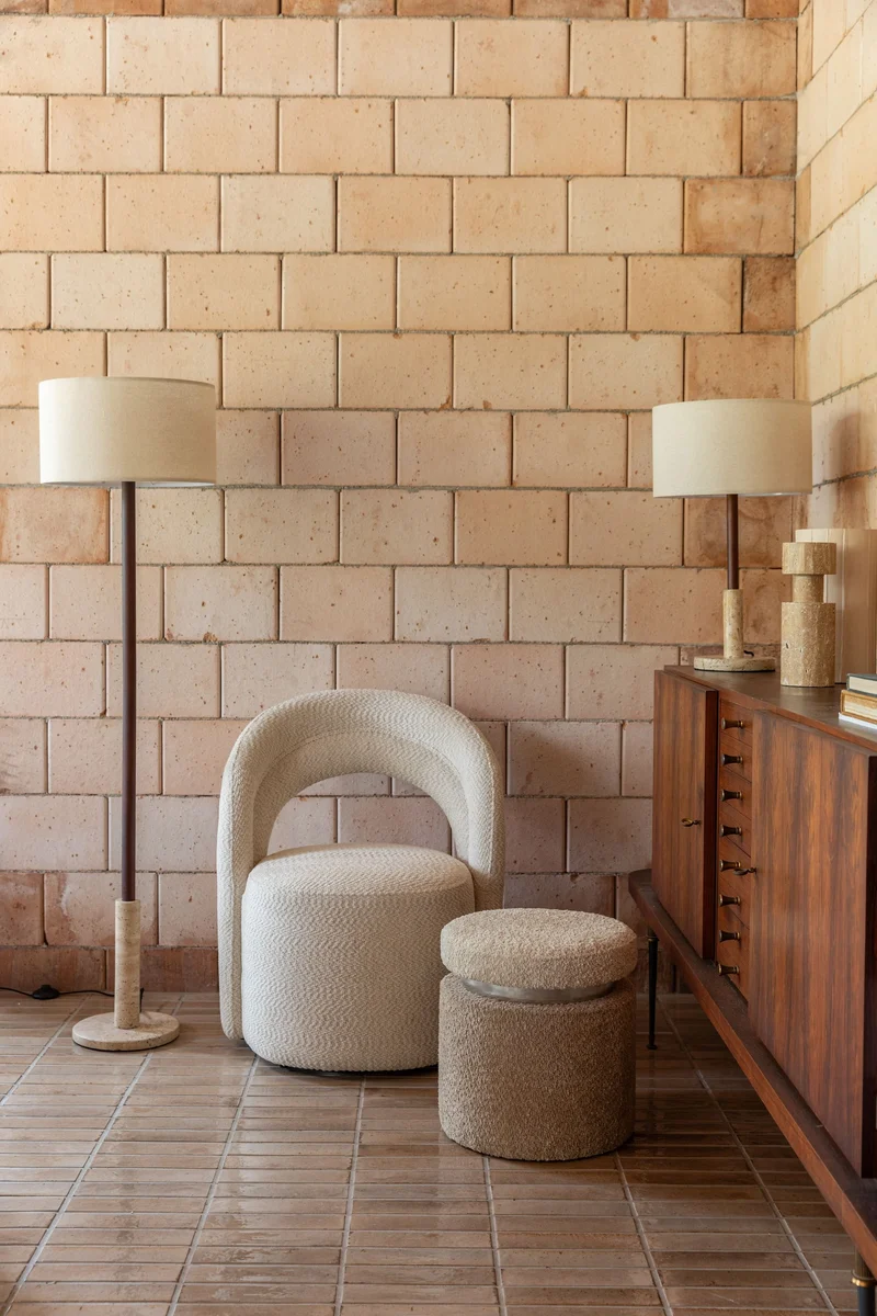 Loungesessel Seina von Dutchbone mit drehbarem Sitz, Beige aus Bouclé