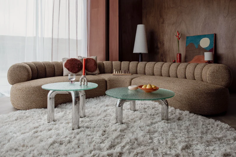 Sofa Duvane 7-Sitzer Braun mit Eukalyptusholz-Gestell im Boho-Chic