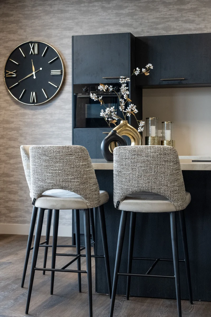 Barhocker Tabitha in trendy nature mit Samtbezug und Fußstütze