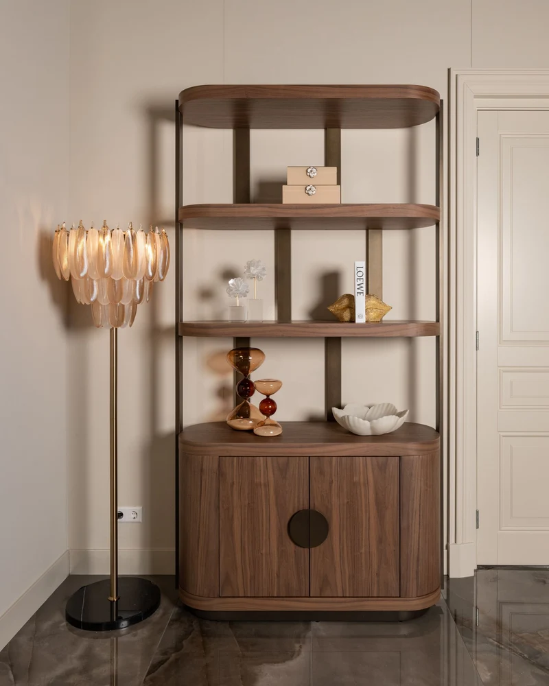 Vitrine Windsor Walnuss – Richmond Highboard mit Stauraum, 225 cm