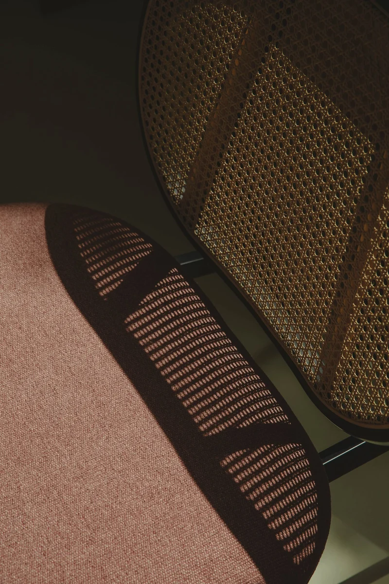 Loungesessel Spike Natural/Pink von Zuiver mit Stahlgestell