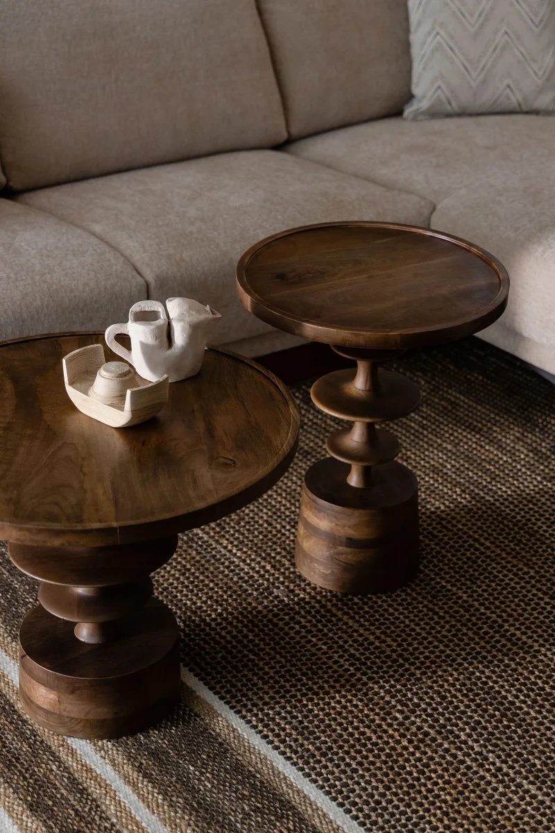 Couchtisch Cath aus Mangoholz mit Walnuss-Finish, rund, Dutchbone