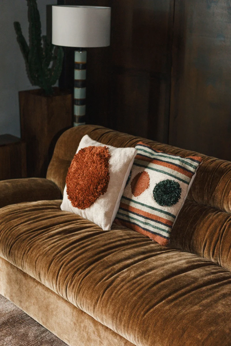 Sofa Douglas 3-Sitzer in Cognac mit Holzbeinen aus Gummibaumholz