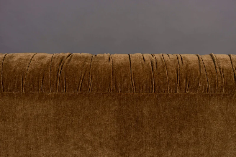 Sofa Douglas 3-Sitzer in Cognac mit Holzbeinen aus Gummibaumholz