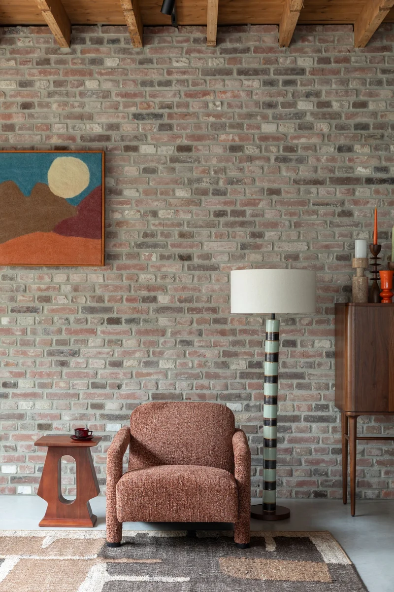 Loungesessel Kent Bordeaux Red mit Eukalyptusholz-Gestell im Boho-Stil