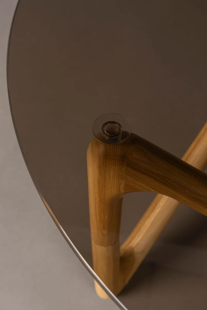 Couchtisch Naia mit Glasplatte und Eichenholzgestell, Boho-Chic