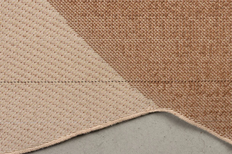 Teppich Phila 160x257 cm Terra von Zuiver mit Glanz-Matt-Effekt