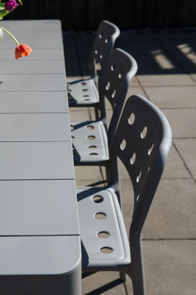Gartenstuhl Serra im 4er-Set, Grau aus wetterfestem Kunststoff