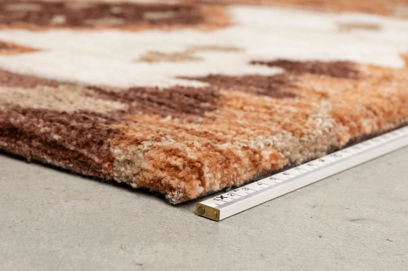 Teppich Maron 160x230 cm in Rot mit grafischem Muster von Dutchbone