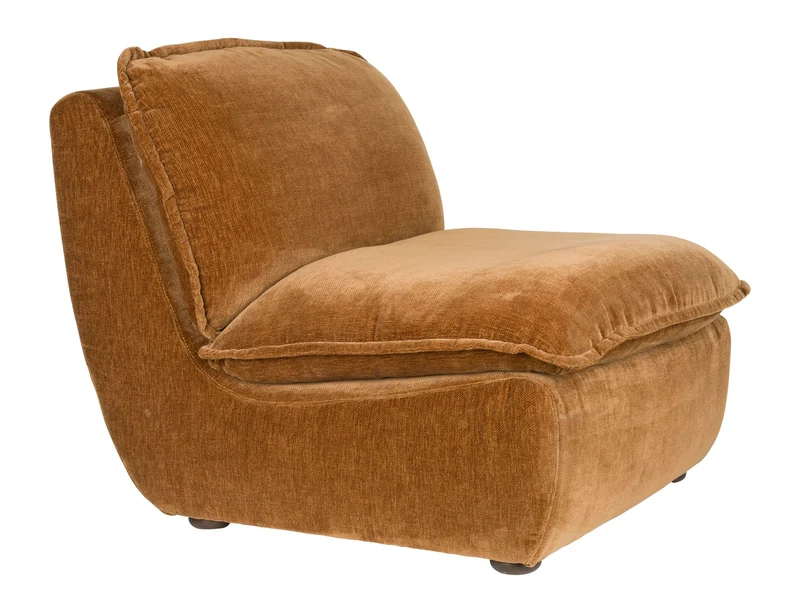 Loungesessel Radley Cognac von Dutchbone mit Samtbezug und Holzbeinen