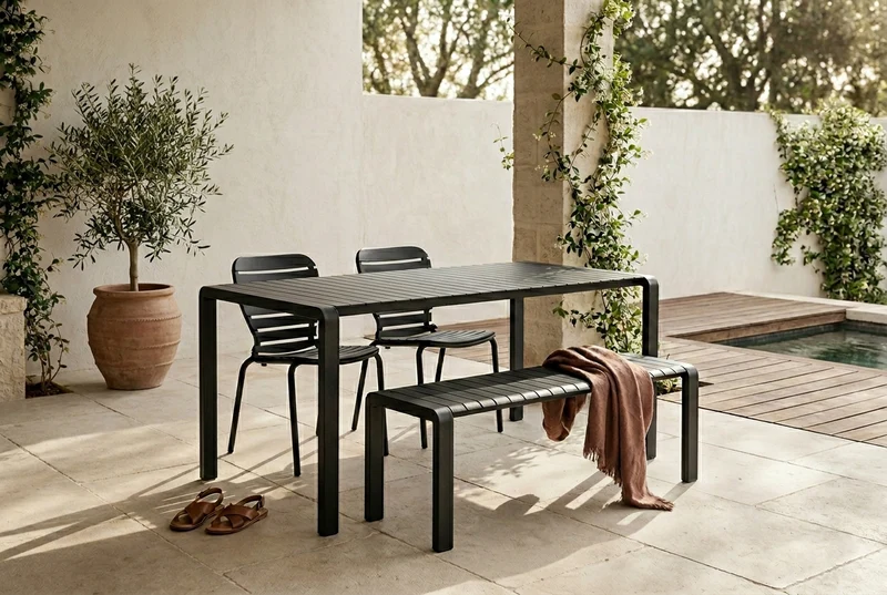 Gartenmöbel-Set Vondel mit Tisch, 2 Stühlen & Bank, Schwarz von Zuiver