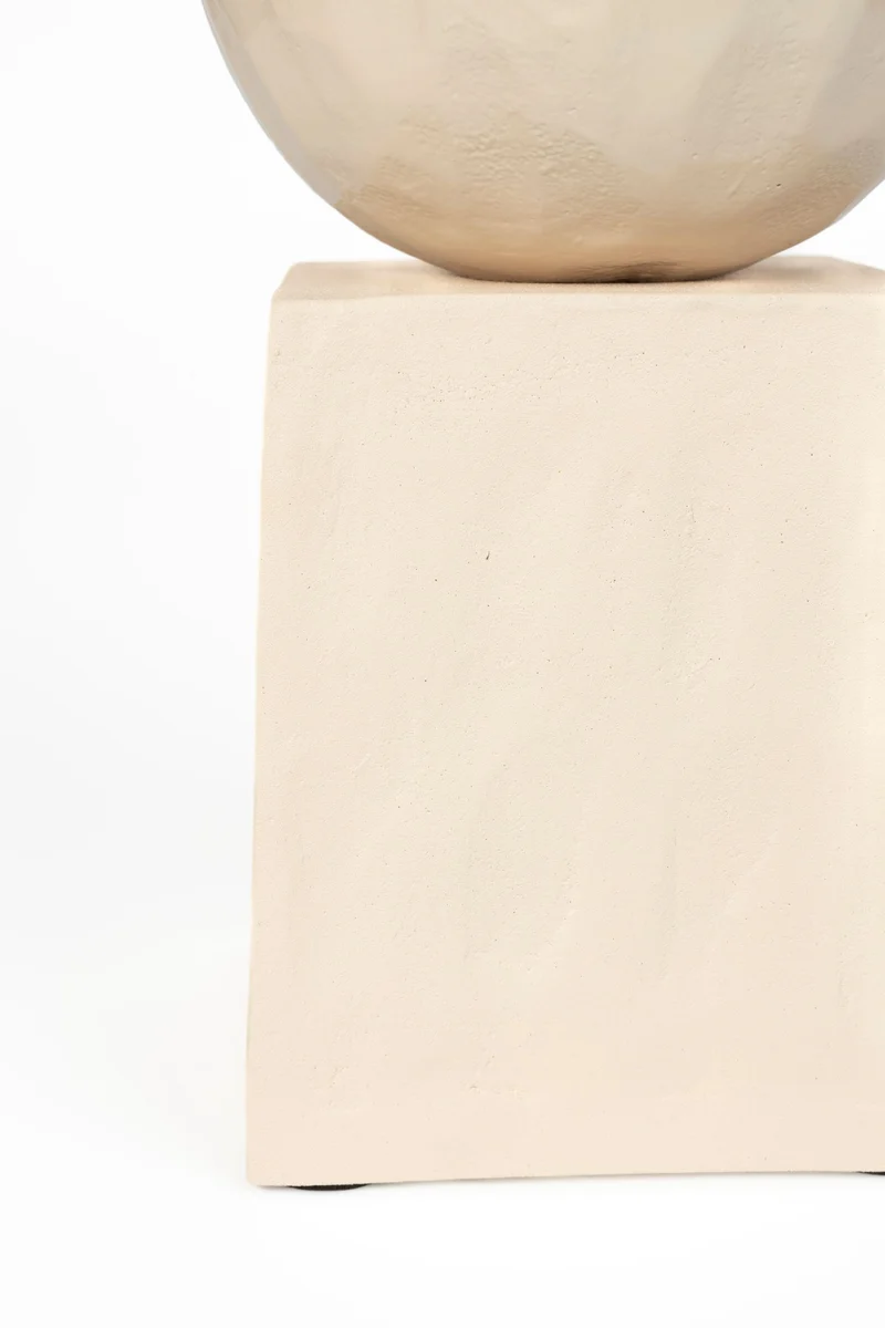 Vase Crocus Beige von Zuiver aus Aluminium mit kugelförmigem Design