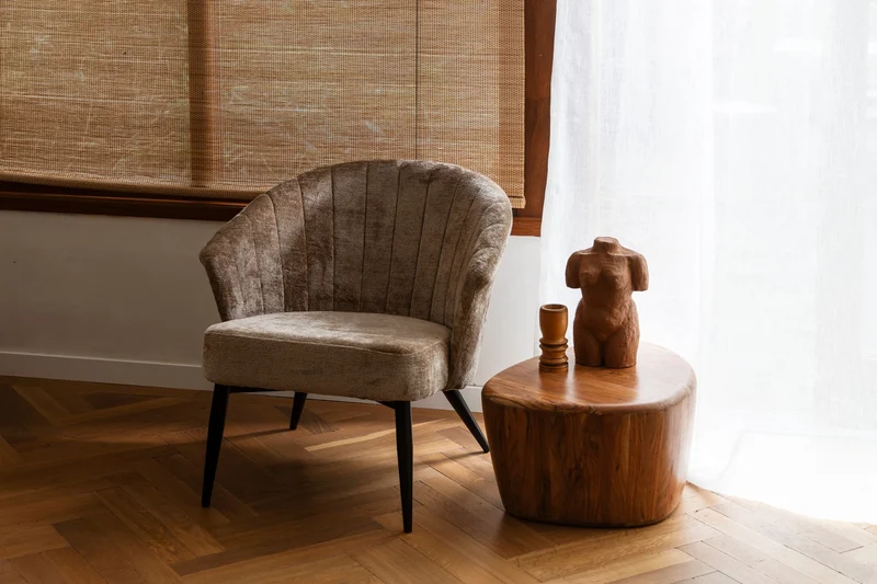 Loungesessel Georgia mit Samtbezug in Taupe von Dutchbone