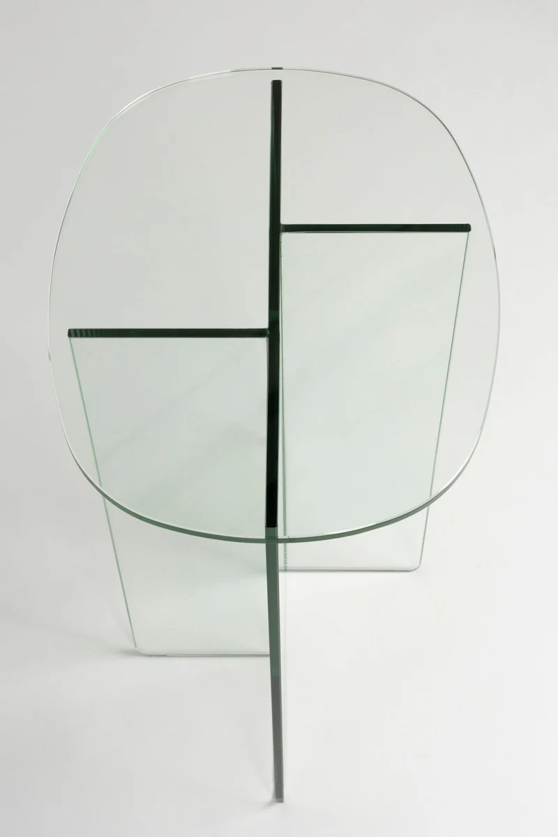 Beistelltisch Linea aus transparentem Glas mit Linienmuster Zuiver