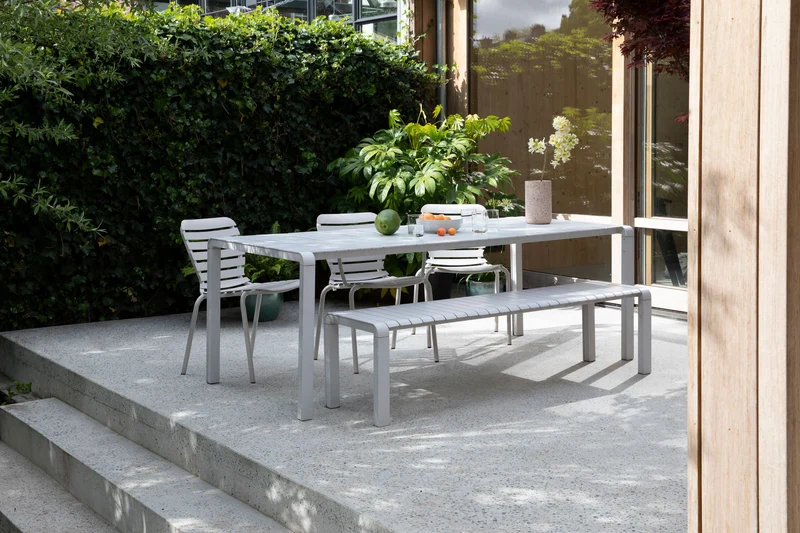 Zuiver Gartensessel Vondel 2er-Set, Weiß mit Aluminiumgestell